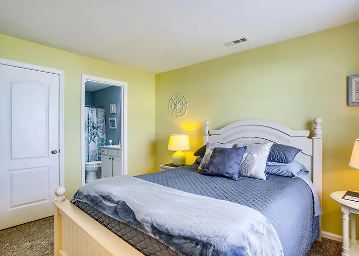 3 Mi To Savannah Beach: Lewes Condo W/ Pool Access