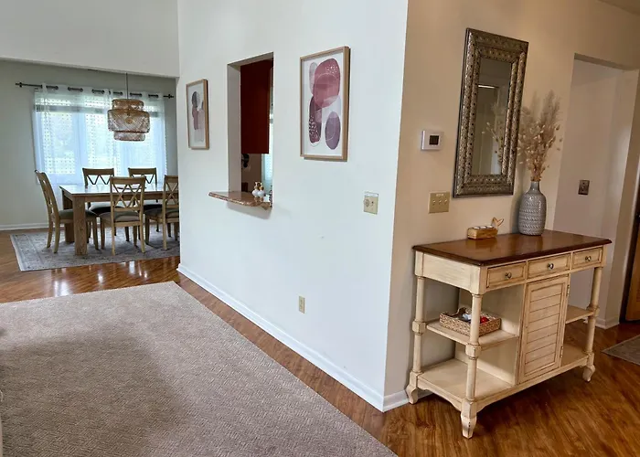 Elegant 3-Bedroom Condo In Lewes With Pond Views
